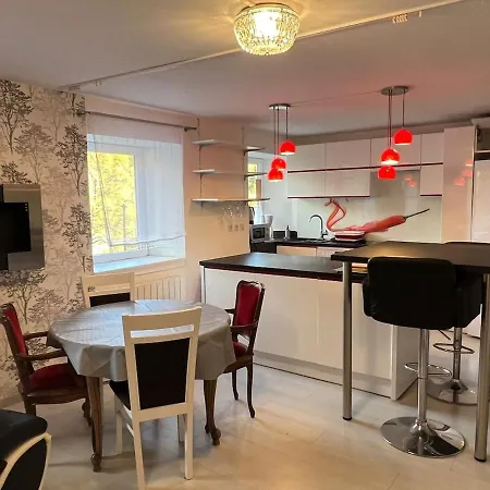 2p 50 M2 - Spacieux, Equipe, Moderne, A La Montagne